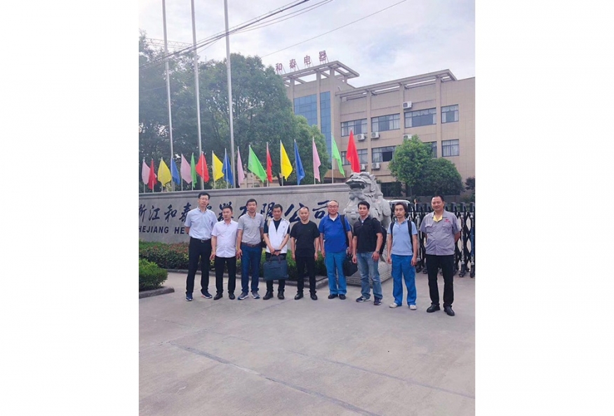 日本(ben)客戶(hu)來我(wo)司視(shi)察